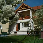 Madách Apartamento *